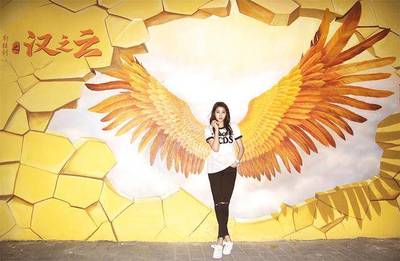 次元墻已裂！戲精關曉彤-耶亞希小仙女的戀情是否坐實？